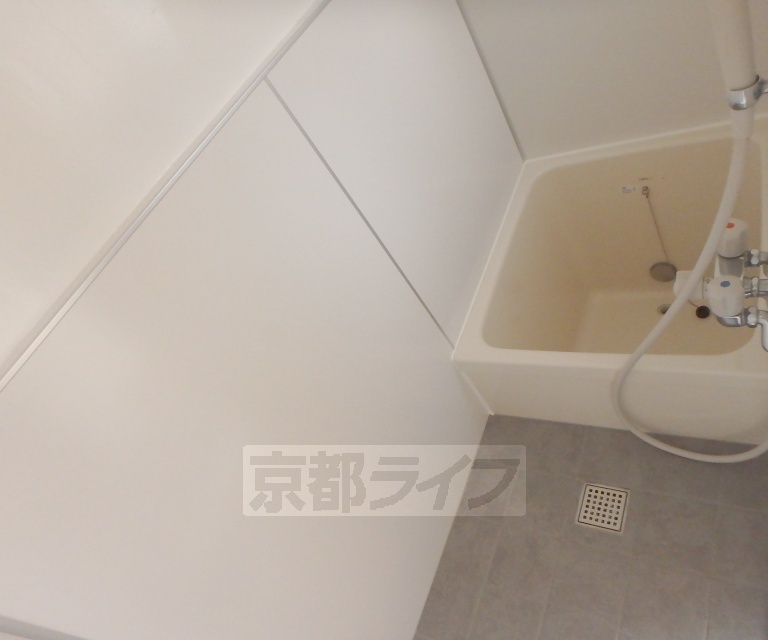 バス・シャワールーム　洗い場スペースがしっかりとあるバスルームです。