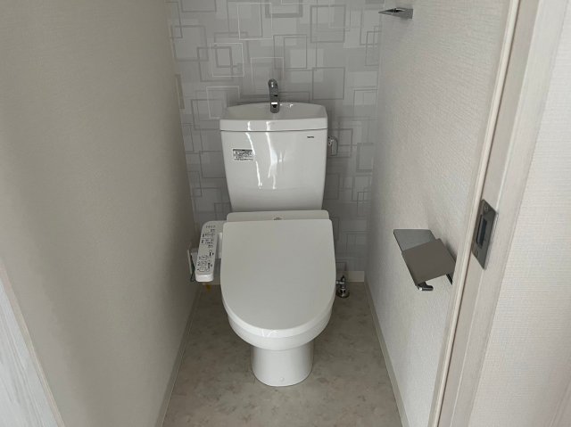 トイレ　エスリード上前津LIVIA