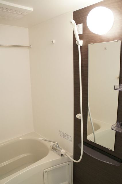 バス・シャワールーム　※同タイプ参考写真となります。現況優先です