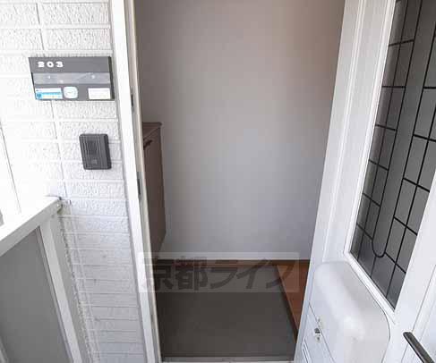 玄関　横にシューズボックス付いてます