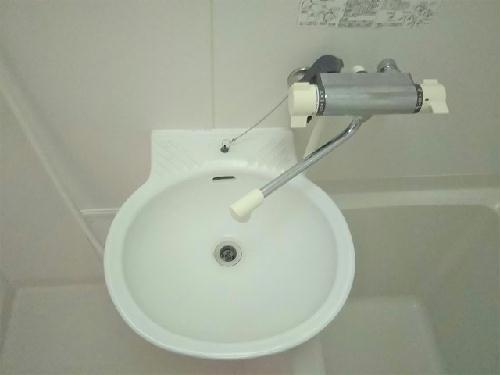 洗面設備　混合水栓で温度調節が簡単！