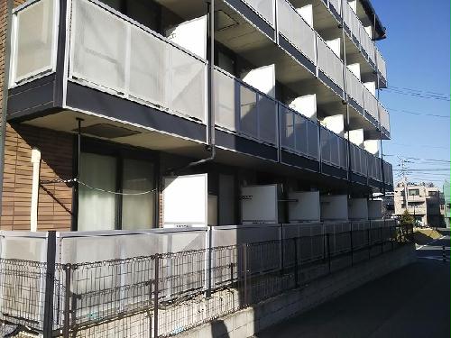 バルコニー　外で洗濯物が干せます！