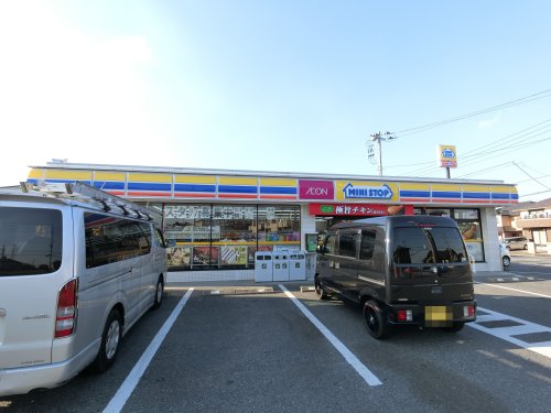 コンビニ　ミニストップ 市原白塚店（コンビニ）まで554m