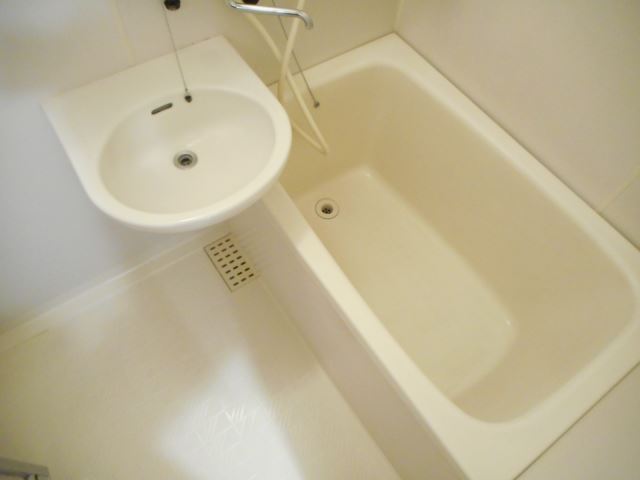 バス・シャワールーム　別部屋参考写真