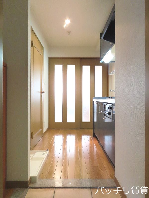 玄関　同型タイプの為現状優先