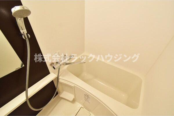 バス・シャワールーム　反転タイプとなります。