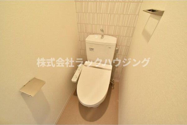 トイレ　反転タイプとなります。