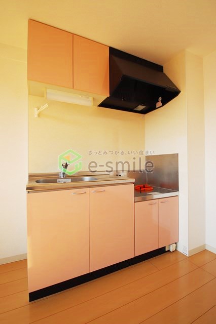 キッチン　コンパクトなキッチンで掃除もラクラク