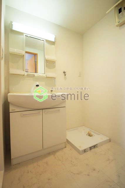 洗面設備　コンパクトで使いやすい洗面所