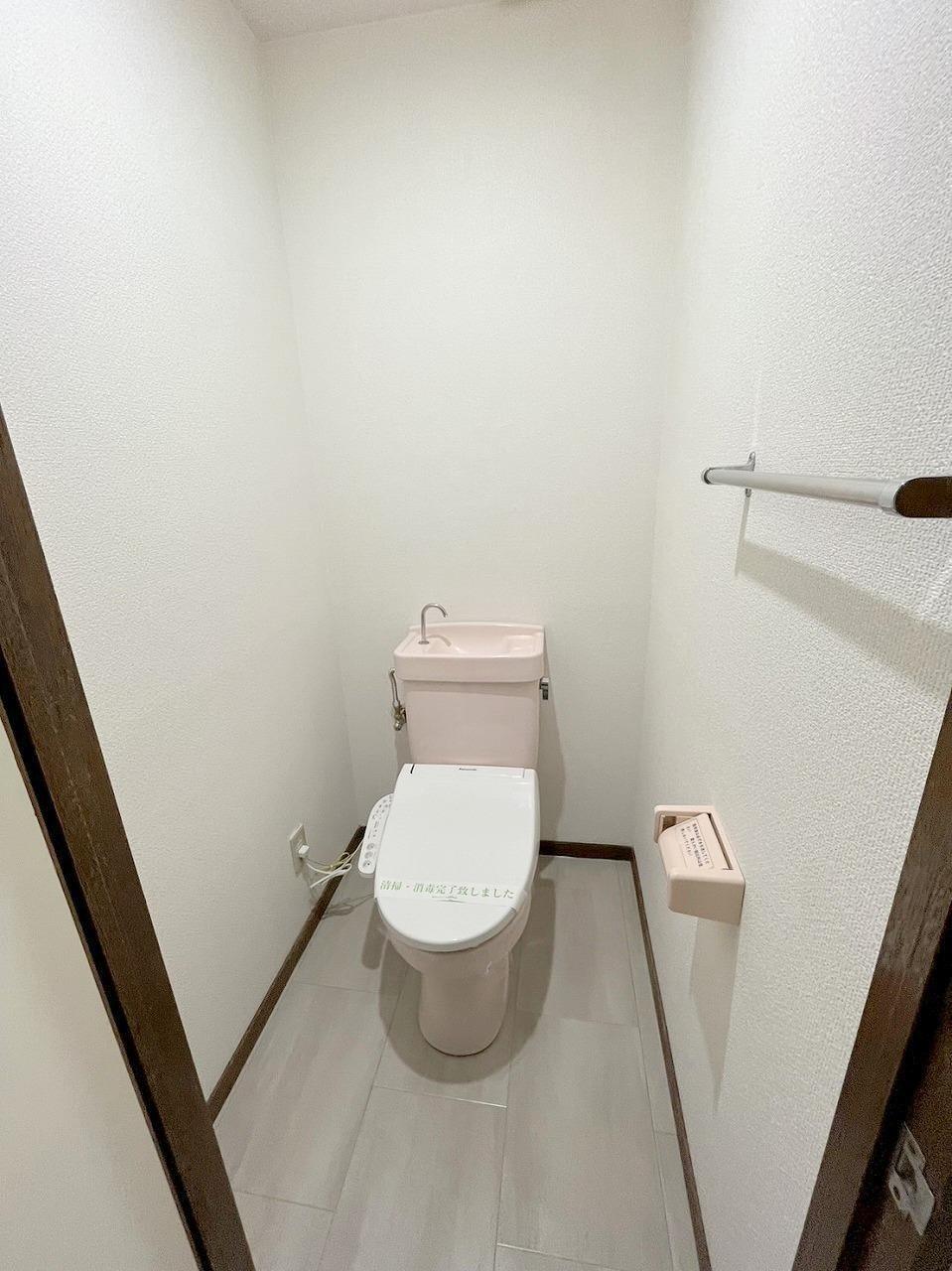 トイレ　ウォシュレット付きトイレ
