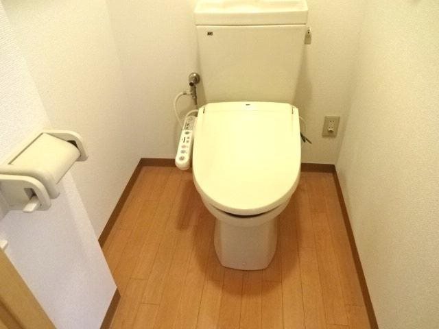 トイレ　※別号室の写真です。