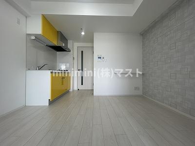 居室・リビング　角部屋は小窓有り