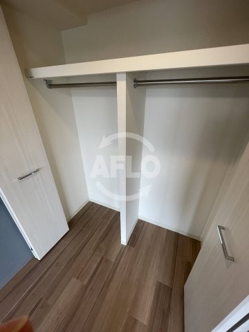 収納　プレサンス新大阪ジェイズ　クローゼット