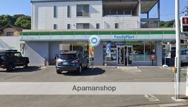 コンビニ　ファミリーマート（コンビニ）まで776m