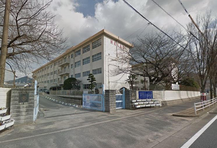 小学校　北九州市立中尾小学校（小学校）まで808m