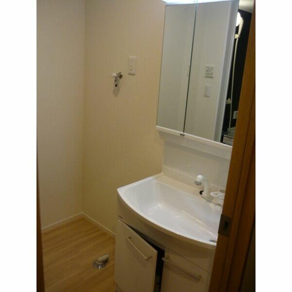 洗面設備　他号室　同施工参考写真