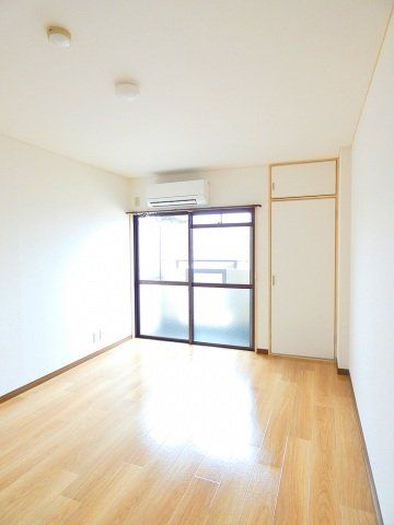 その他部屋・スペース　洋室は9帖ございます。