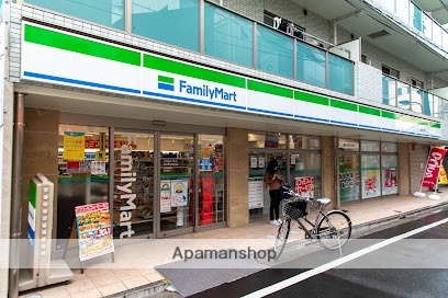 コンビニ　ファミリーマート椎名町駅南口店（コンビニ）まで270m
