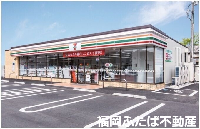 コンビニ　セブンイレブン博多三筑2丁目店（コンビニ）まで304m
