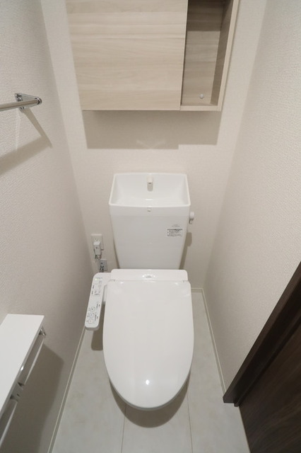 トイレ　温水洗浄暖房便座