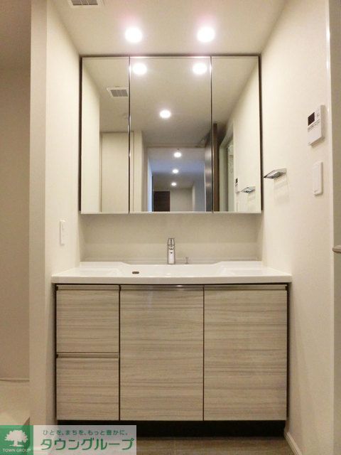 洗面設備　※写真は同タイプ住戸です。