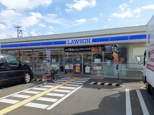 コンビニ　ローソン様（コンビニ）まで285m