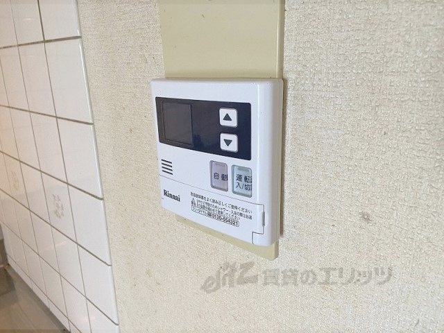 その他設備　給湯器リモコン