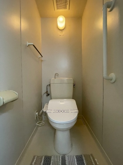 トイレ　※他号室の写真です