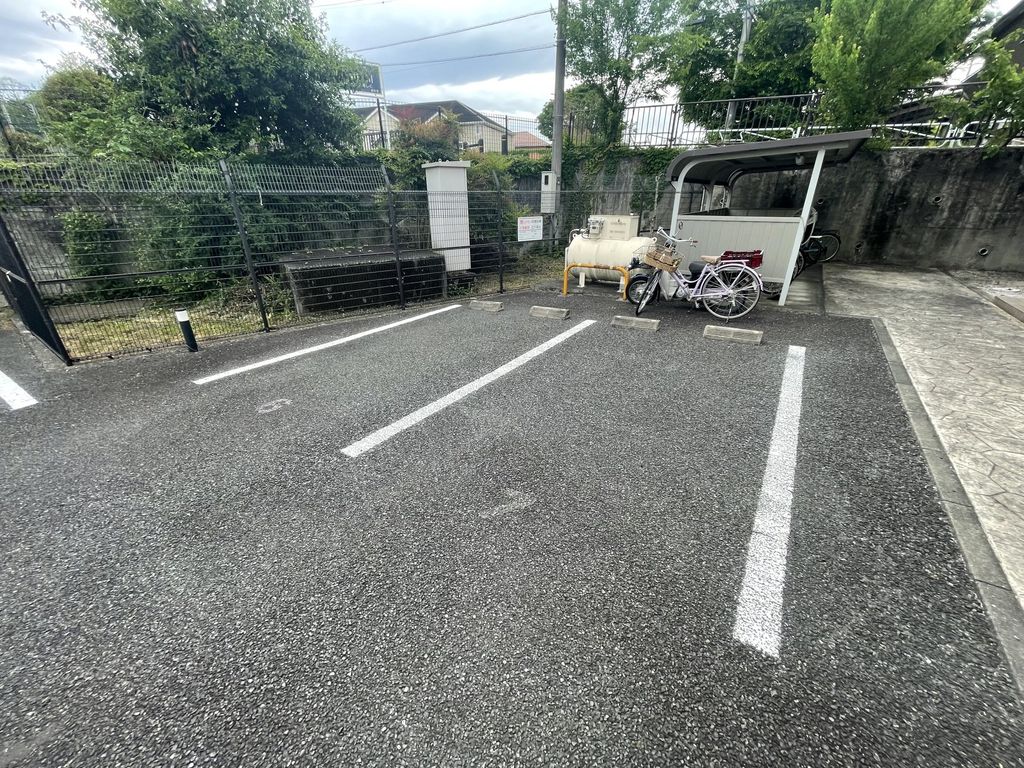駐車場　駐車場
