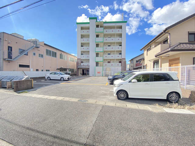 エントランス　東面