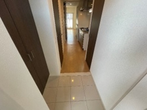 玄関　玄関　※同タイプの部屋のお写真です