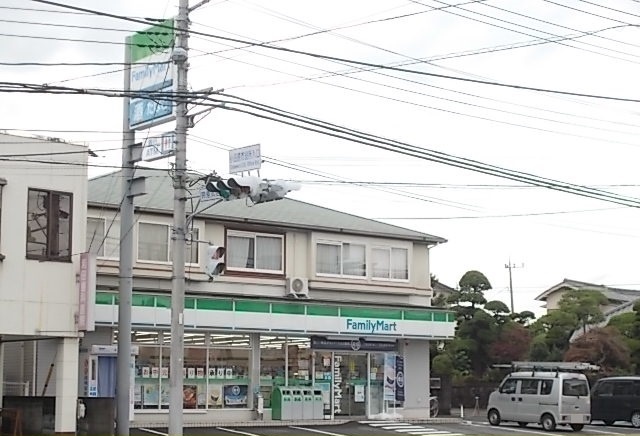 コンビニ　ファミリーマートおかべ荻窪店（コンビニ）まで600m
