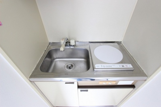 キッチン　※掲載写真は同マンション別部屋参考写真となります。