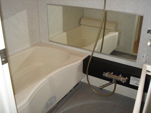 バス・シャワールーム　ゆったり過ごせるお風呂です