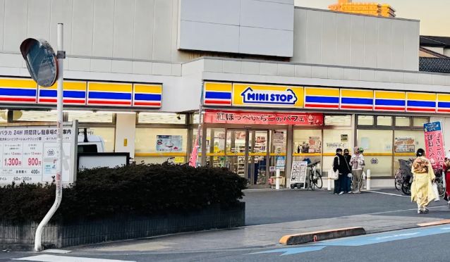 コンビニ　ミニストップ荒川1丁目店（コンビニ）まで46m