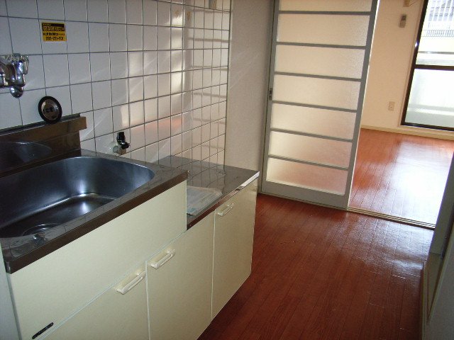 キッチン　同物件別室です。