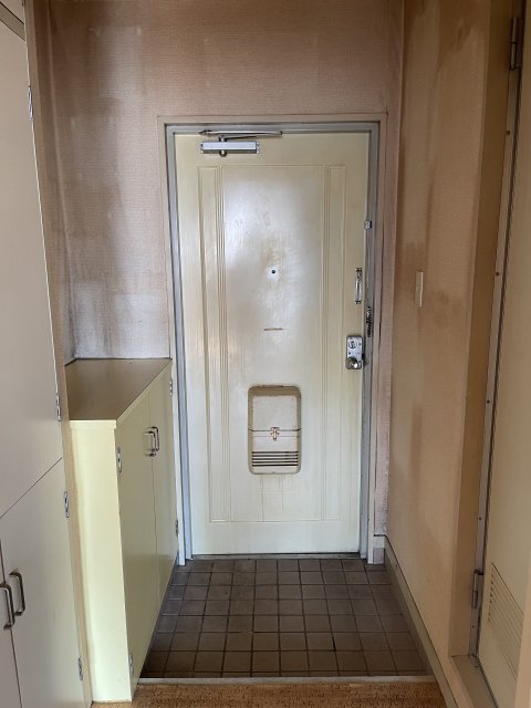 玄関　同物件別室です。