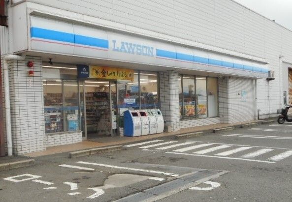 コンビニ　ローソン箕島店様（コンビニ）まで900m