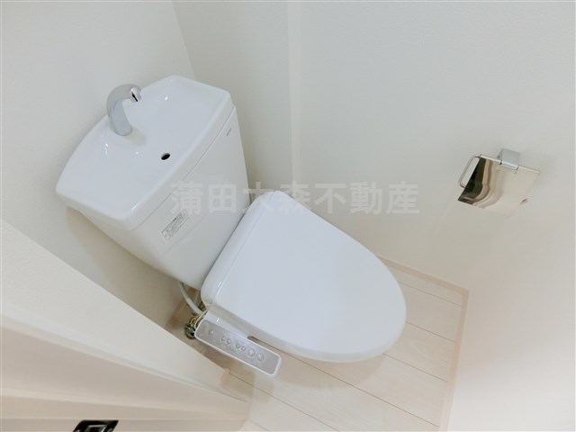 トイレ　温水暖房便座付きのトイレ