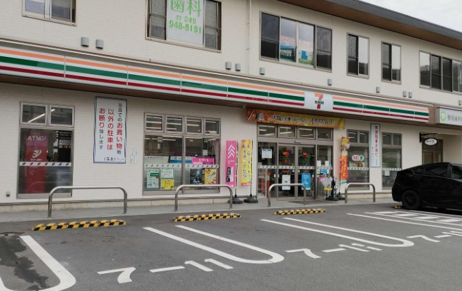 コンビニ　セブンイレブン 草加新田駅東口店（コンビニ）まで1421m