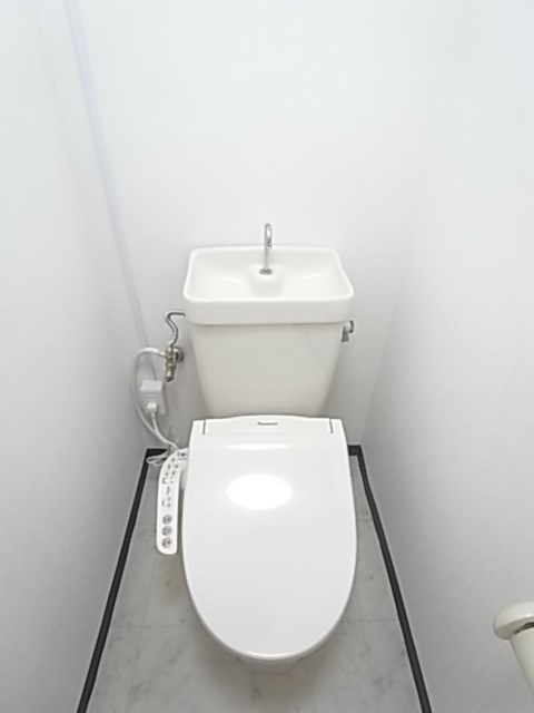 トイレ　清潔感のあるトイレです
