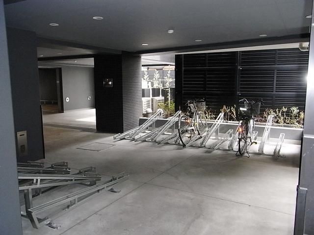 その他共有部分　屋根付き駐輪場