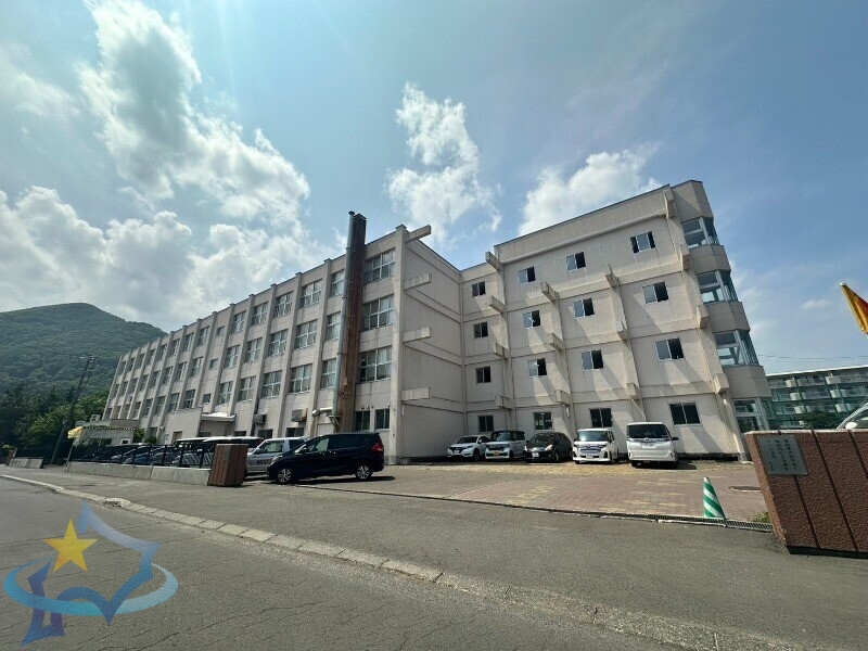 小学校　札幌市立山の手南小学校（小学校）まで836m