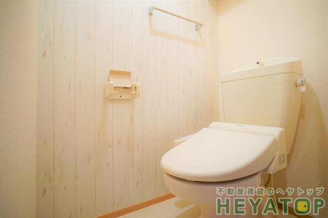 トイレ　温水洗浄便座（同仕様写真）
