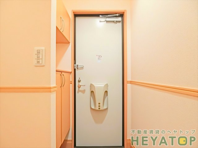 玄関　シューズボックス付き玄関（同仕様写真）