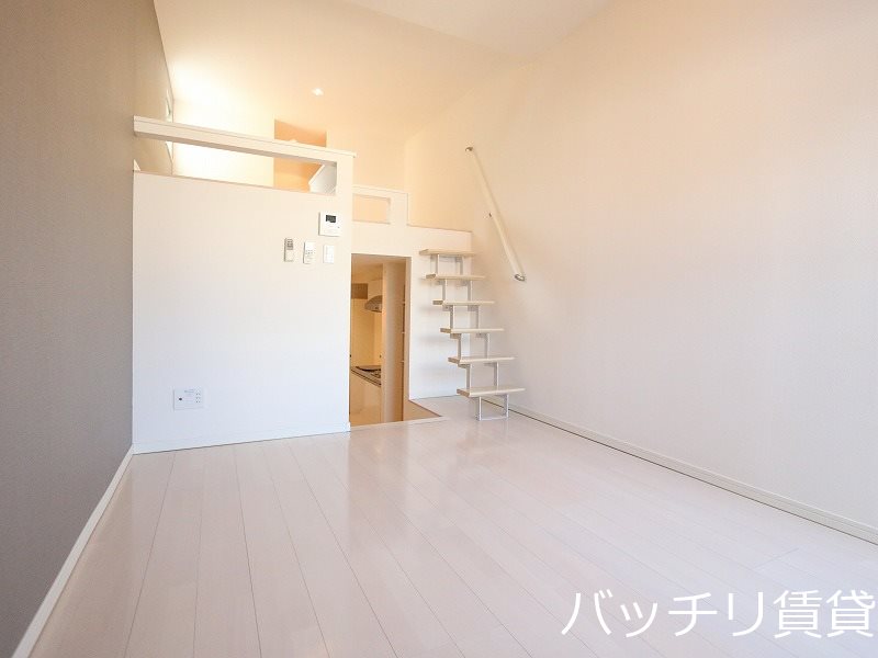 居室・リビング　同型タイプの為、現状を優先いたします。
