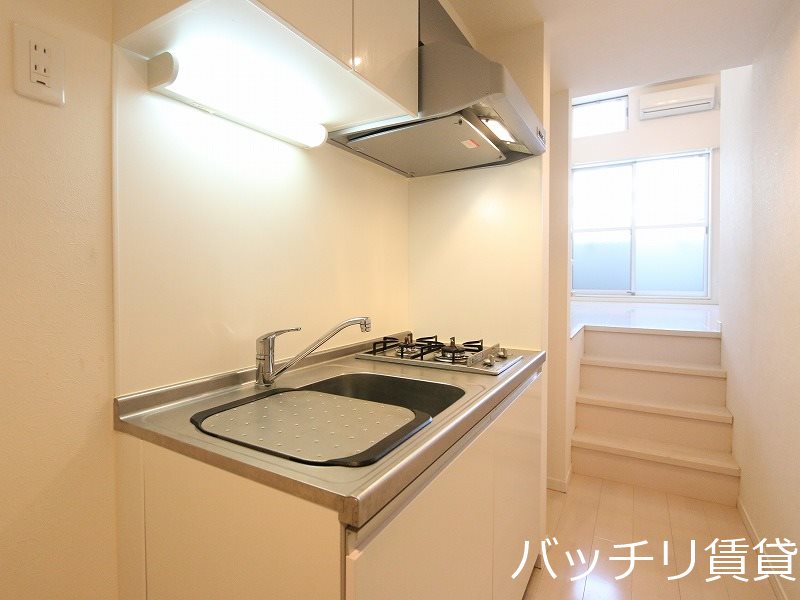 キッチン　同型タイプの為、現状を優先いたします。