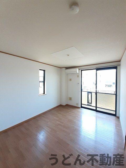 居室・リビング　うどん県のお部屋探しはうどん不動産へ うどんちゃんとLINE