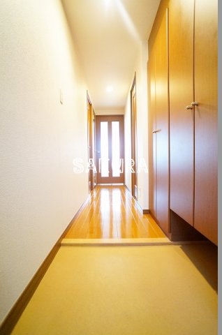 玄関　収納豊富なシューズボックスです♪
