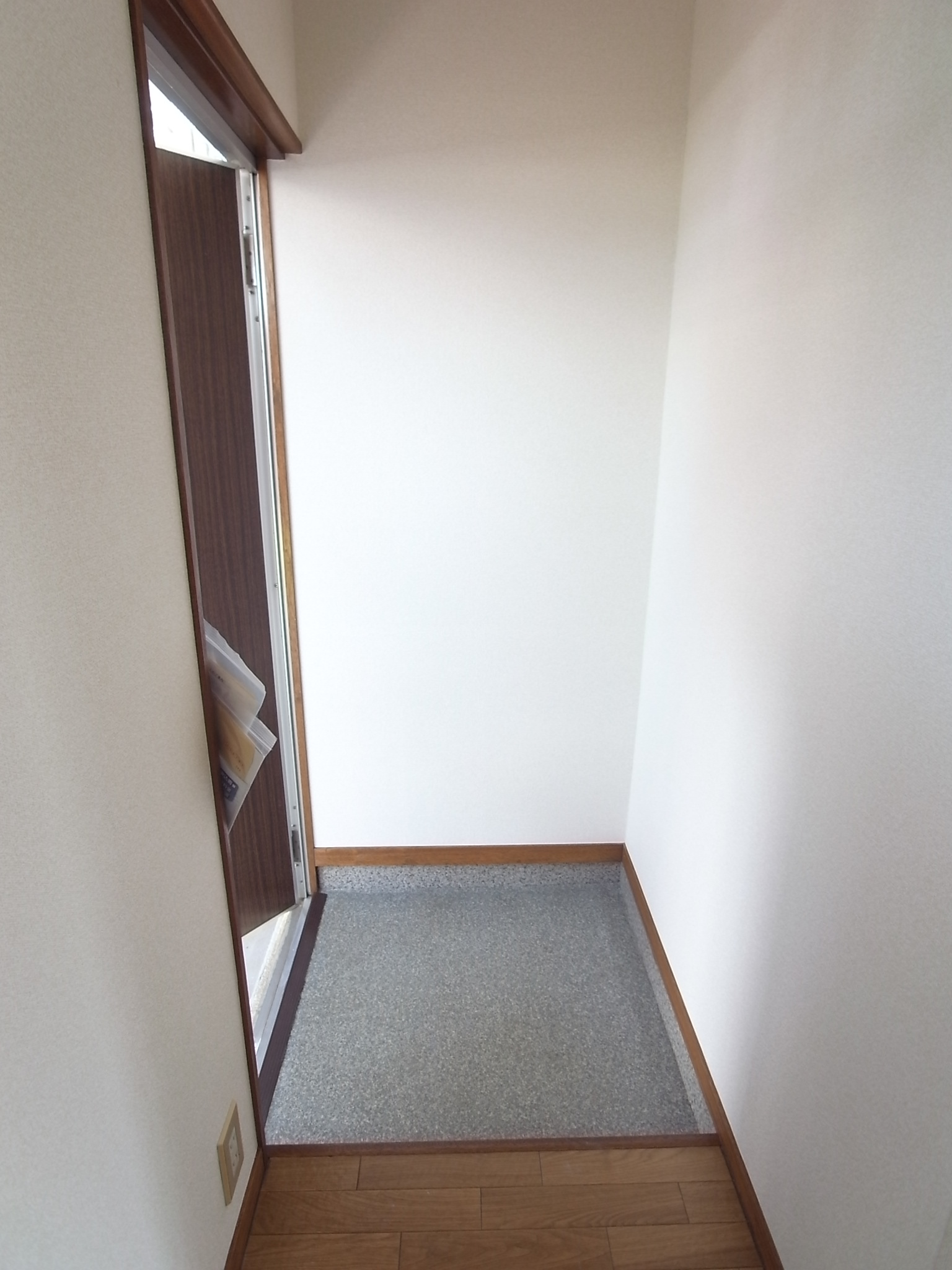 玄関　部屋が丸見えにならない玄関